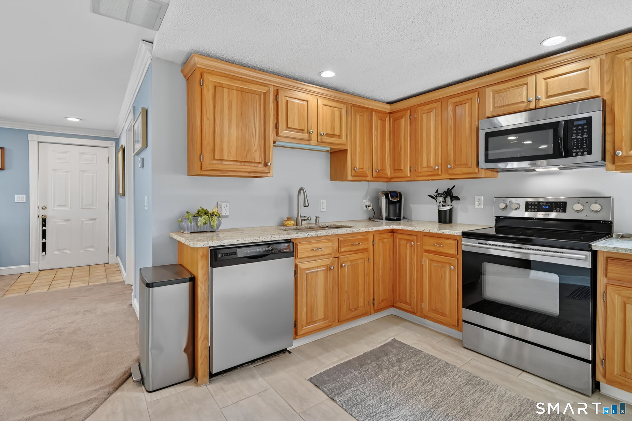 61 Cedar Street Newington, CT 06111 - Photo 19 of 39
