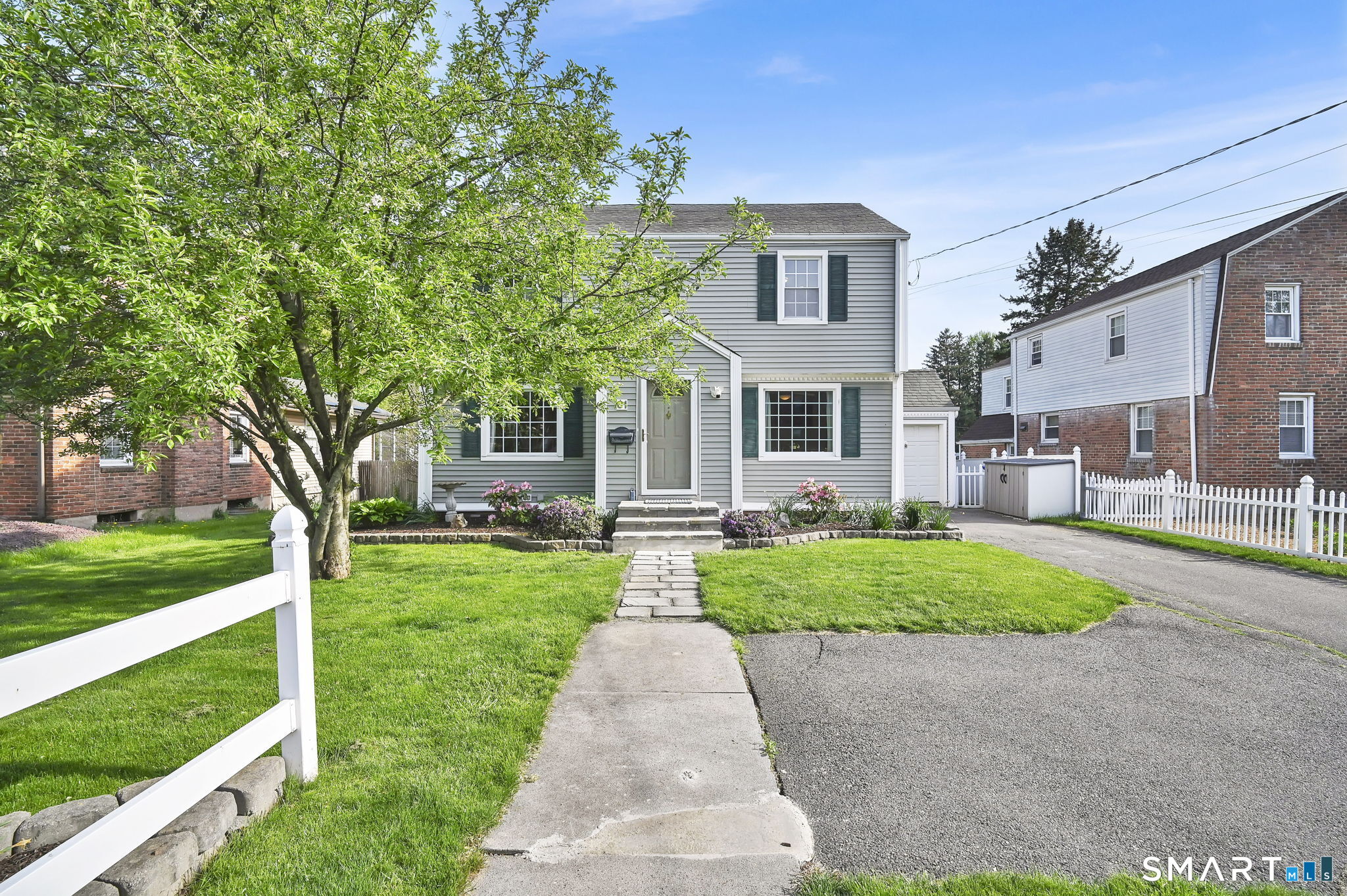 61 Cedar Street Newington, CT 06111 - Photo 3 of 39