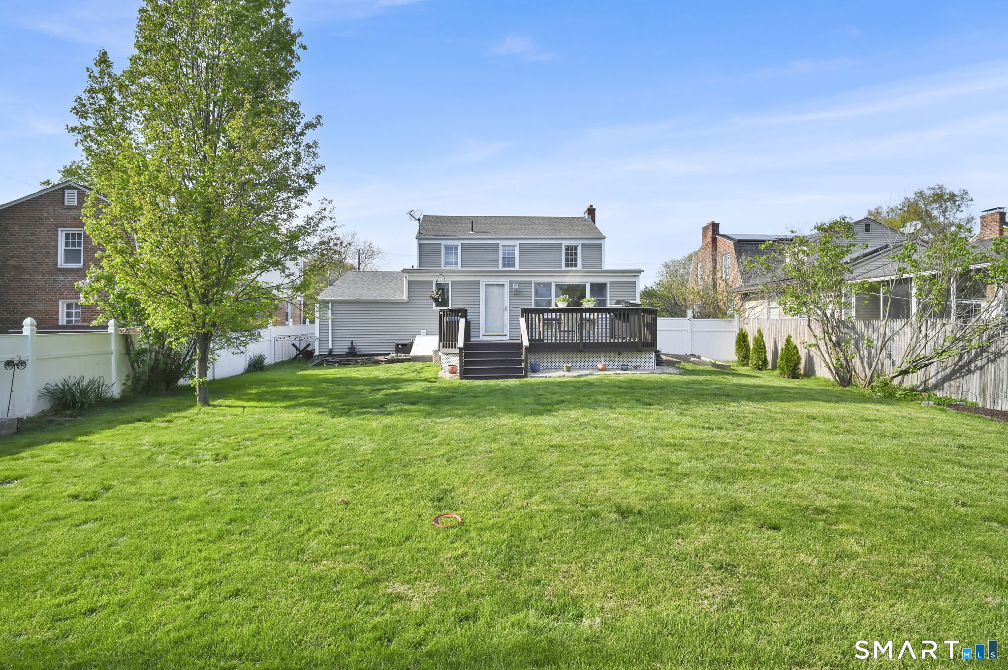 61 Cedar Street Newington, CT 06111 - Photo 6 of 39