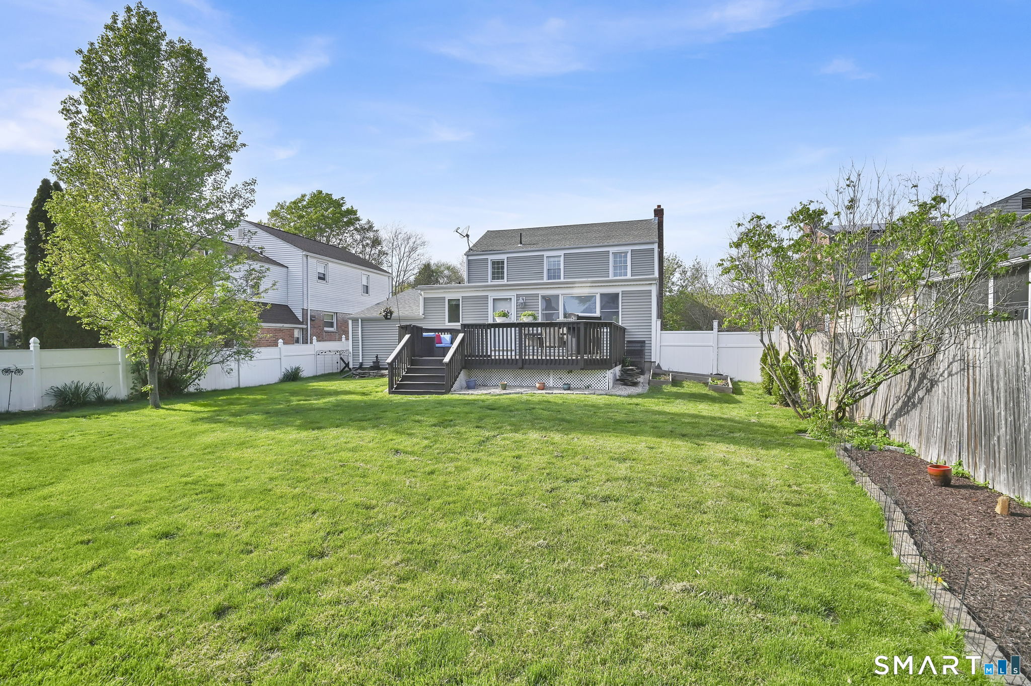 61 Cedar Street Newington, CT 06111 - Photo 7 of 39