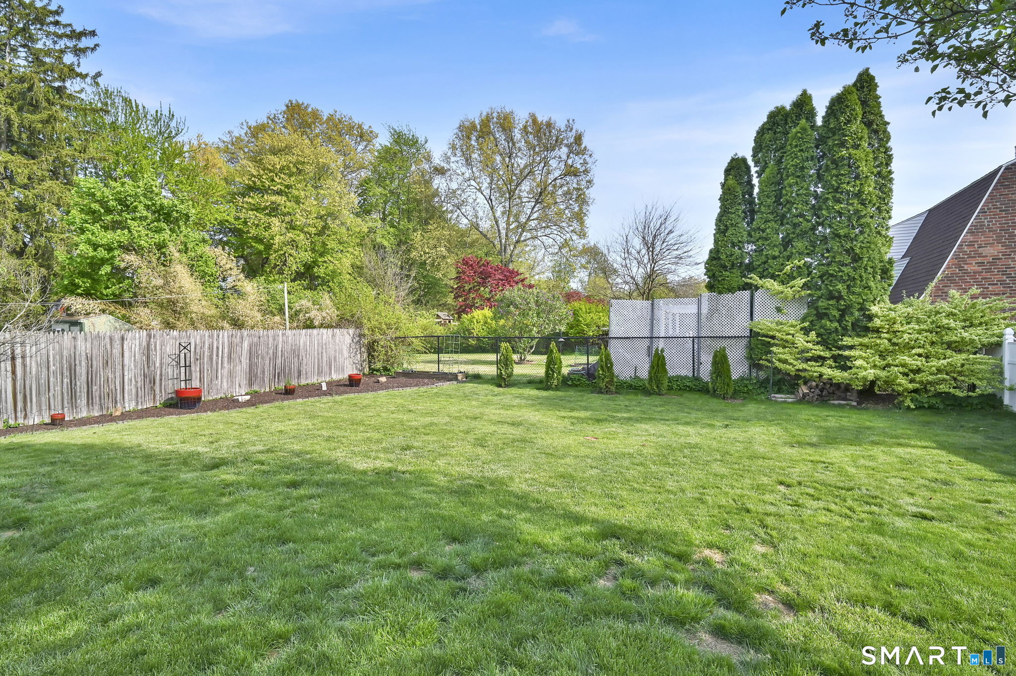 61 Cedar Street Newington, CT 06111 - Photo 8 of 39