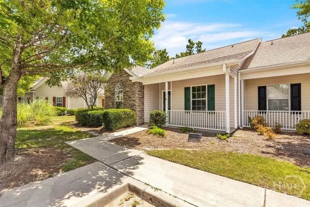 $2,000 | 56 Stonelake Circle, Savannah, GA 31419