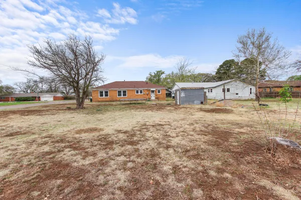 $170,000 | 1610 South Graham Street, Wellington, TX 79095