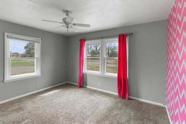 $170,000 | 1610 South Graham Street, Wellington, TX 79095