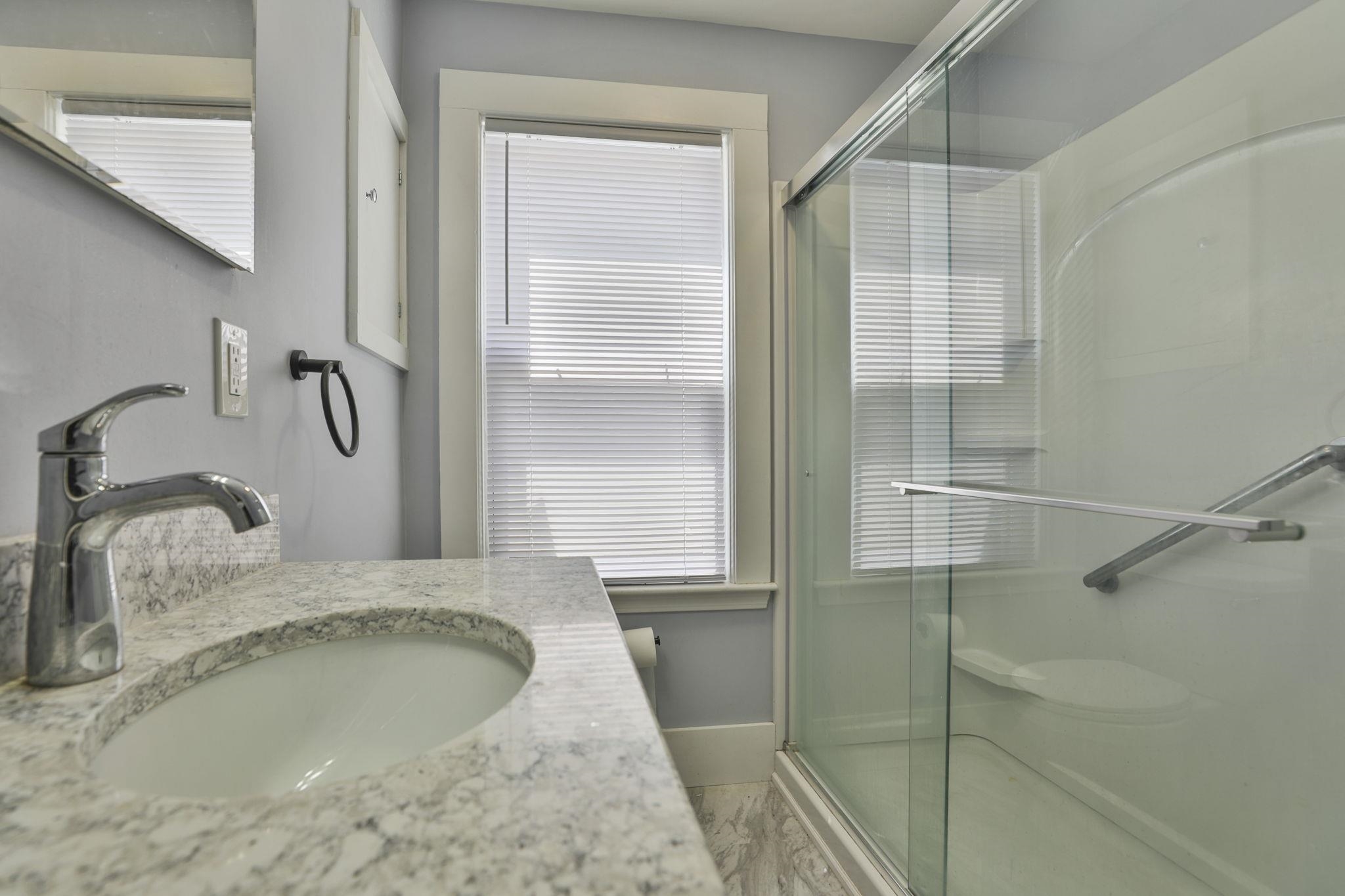 1 Oak Street Nashua, NH 03060 - Photo 21 of 22