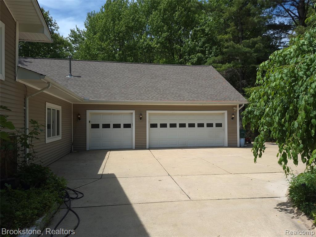 5910 Spring Valley Lane Dryden, MI 48428 - Photo 4 of 87