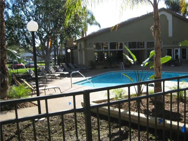 $325,000 | 2085 Highpointe Drive, Corona, CA 92879