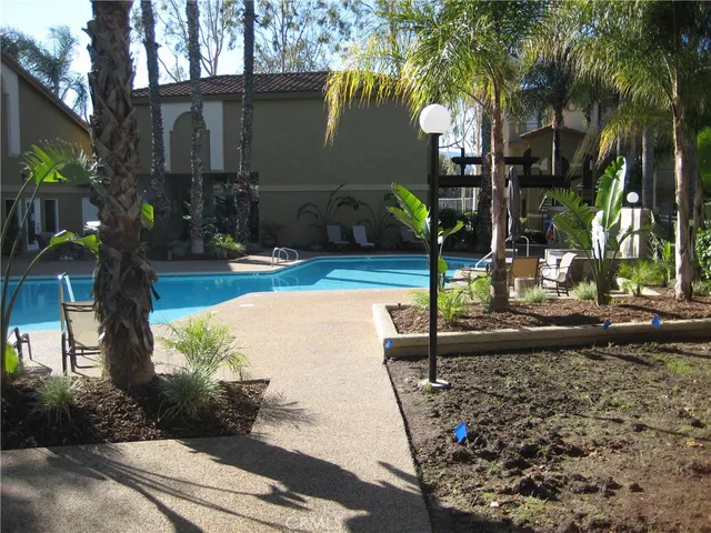 $325,000 | 2085 Highpointe Drive, Corona, CA 92879