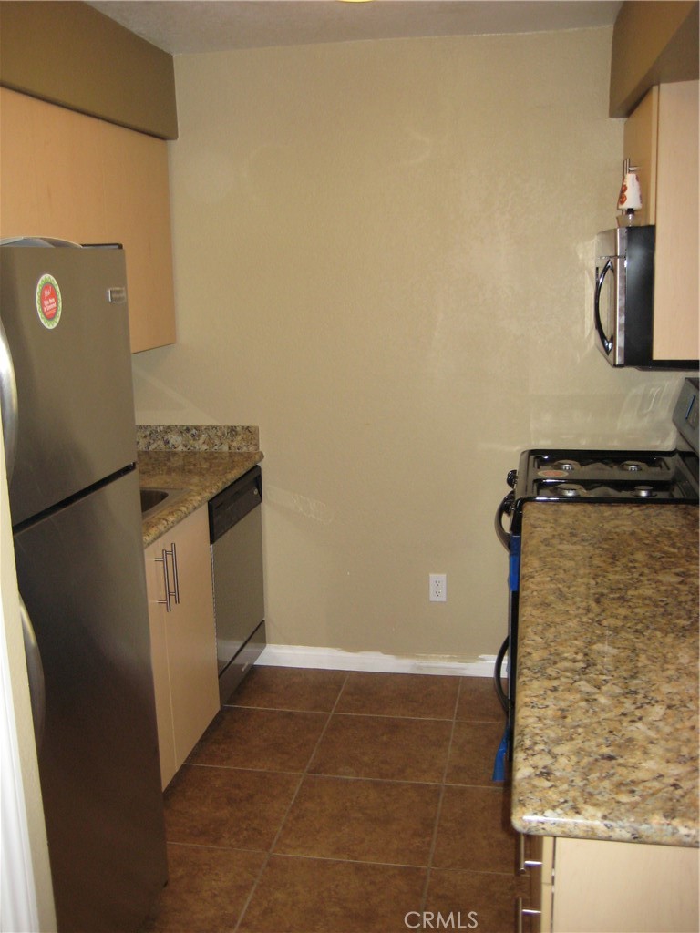 2085 Highpointe Drive Corona, CA 92879 - Photo 3 of 17 a view of water heater room