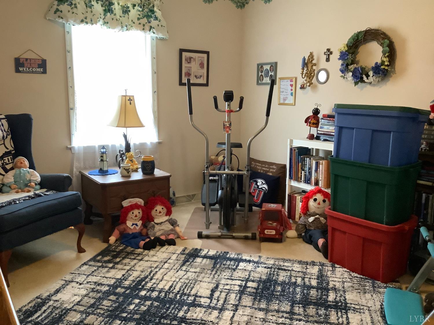 1564 Calohan Road Rustburg, VA 24588 - Photo 15 of 29 a room with musical instruments