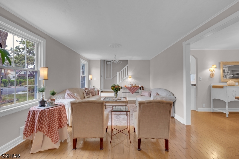 233 Maple Avenue Dunellen, NJ 08812 - Photo 4 of 46