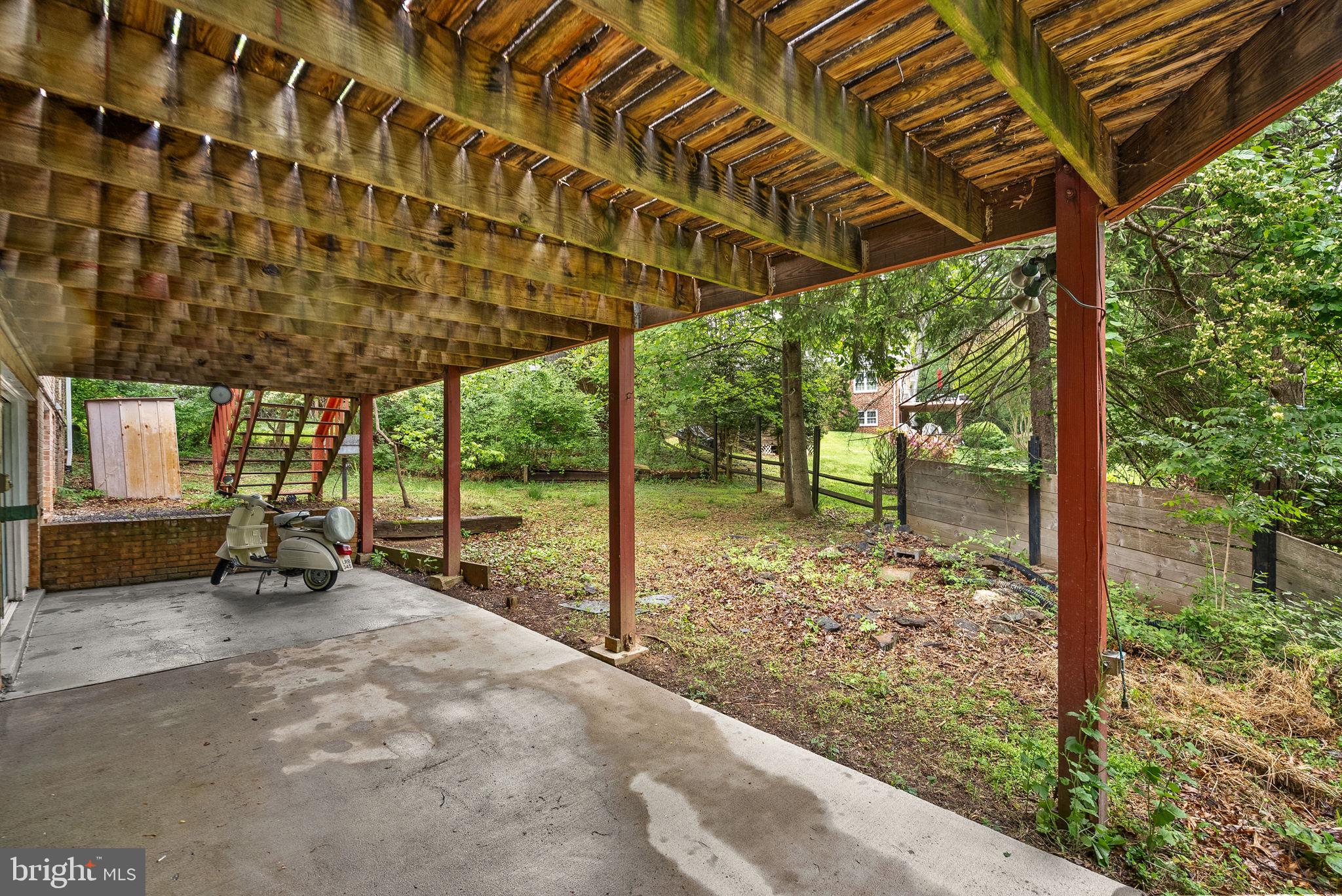 2435 Hunter Mill Road Vienna, VA 22181 - Photo 26 of 27