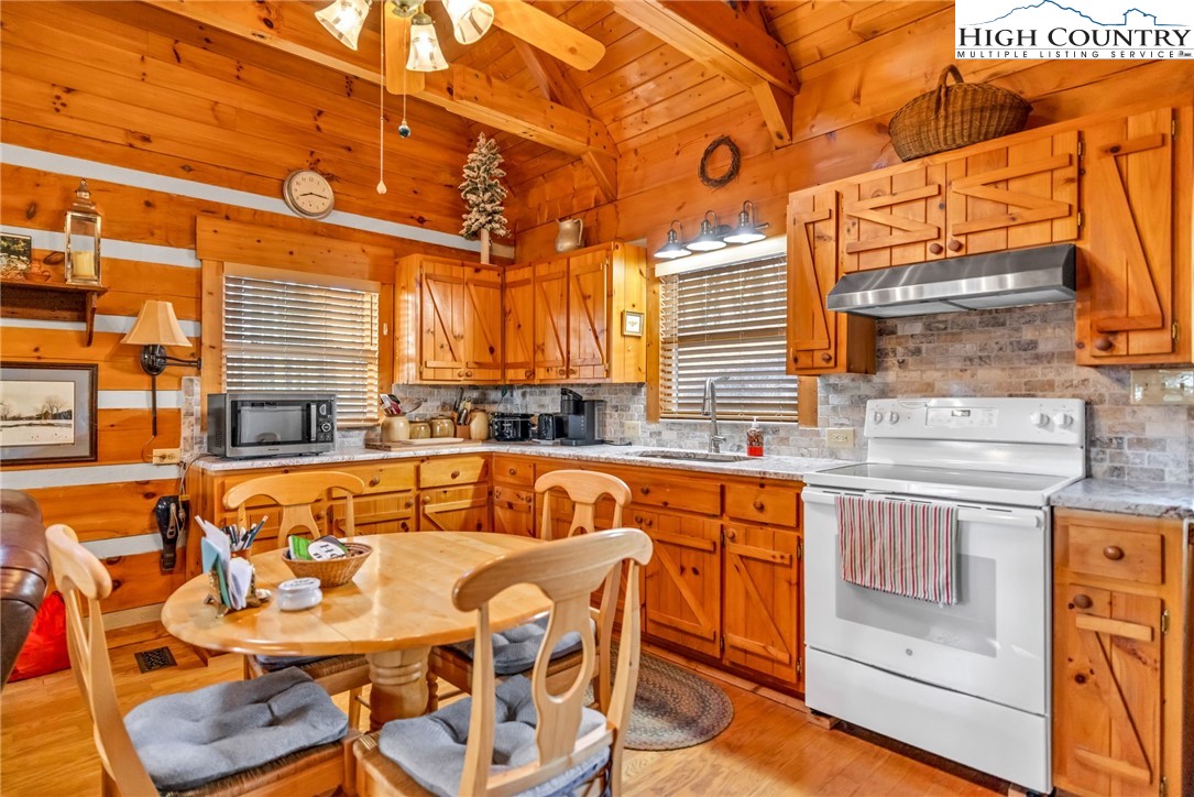 284 Rivers Edge Access Road Jefferson, NC 28640 - Photo 14 of 40