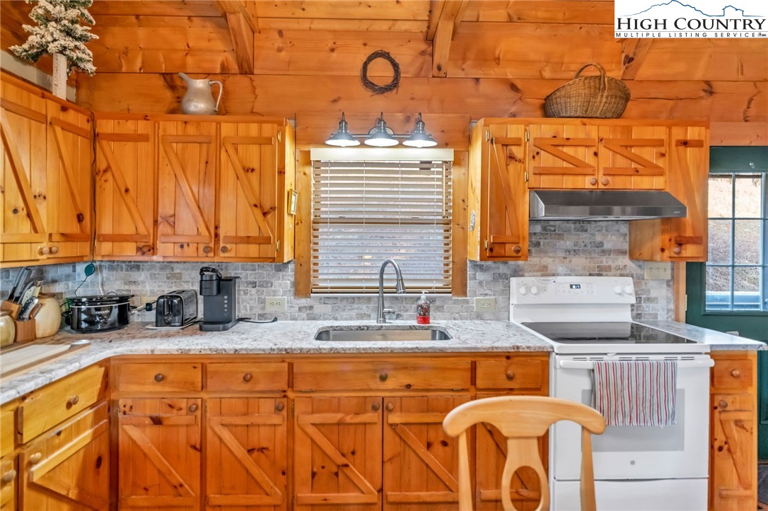 284 Rivers Edge Access Road Jefferson, NC 28640 - Photo 15 of 40