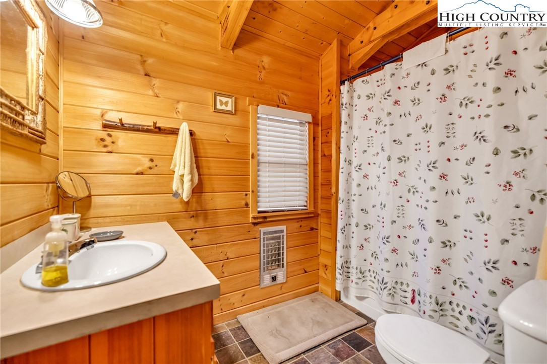 284 Rivers Edge Access Road Jefferson, NC 28640 - Photo 23 of 40