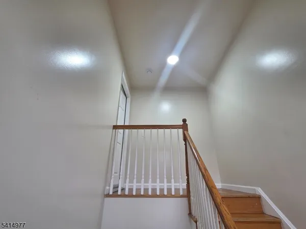 $3,300 | 158 Sherman Avenue, Unit 2, Newark, NJ 07114