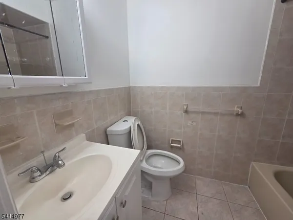 $3,300 | 158 Sherman Avenue, Unit 2, Newark, NJ 07114