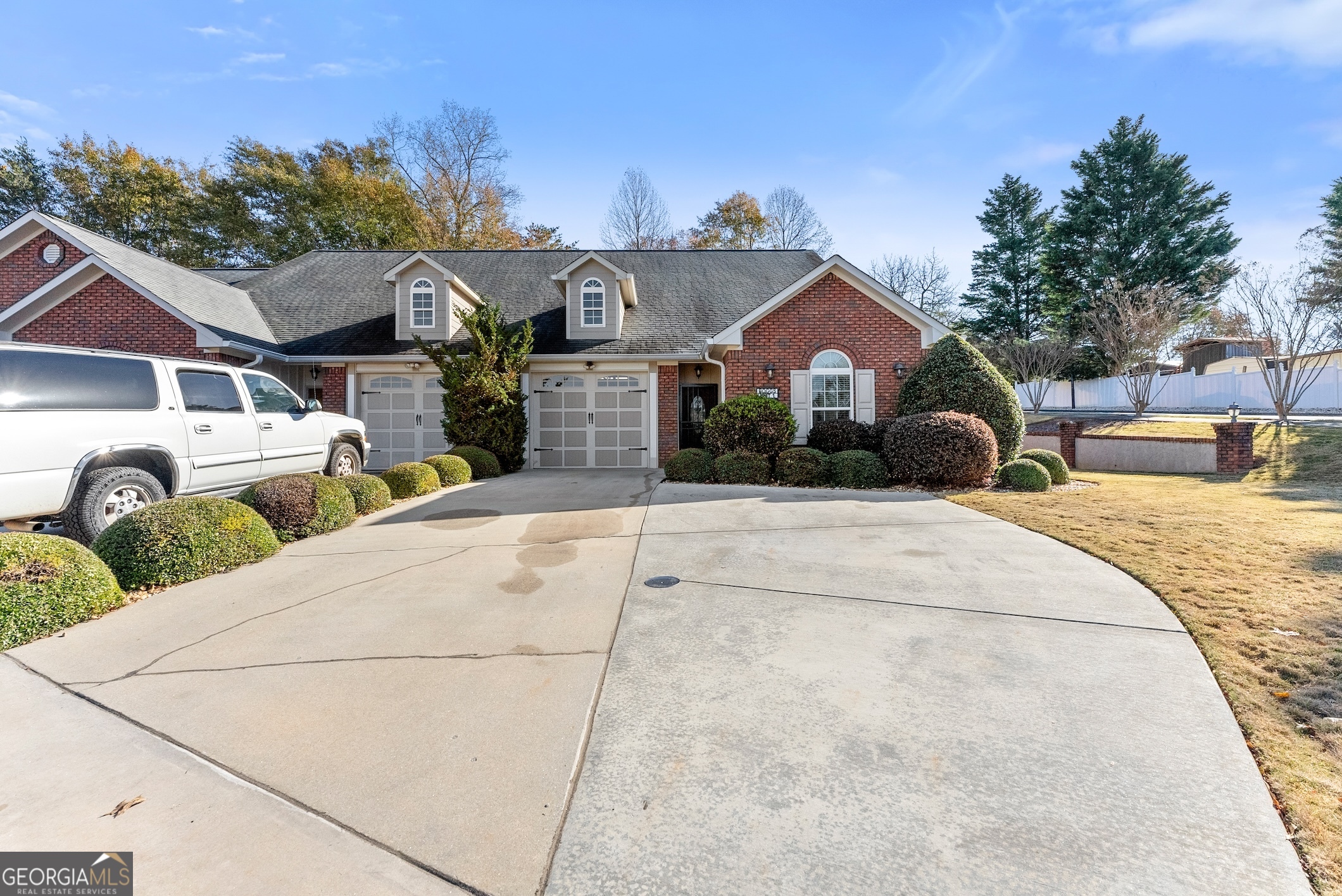 92 Colonial Drive, Unit 1 Cleveland, GA 30528 - Photo 36 of 43 a front view of a house with a yard