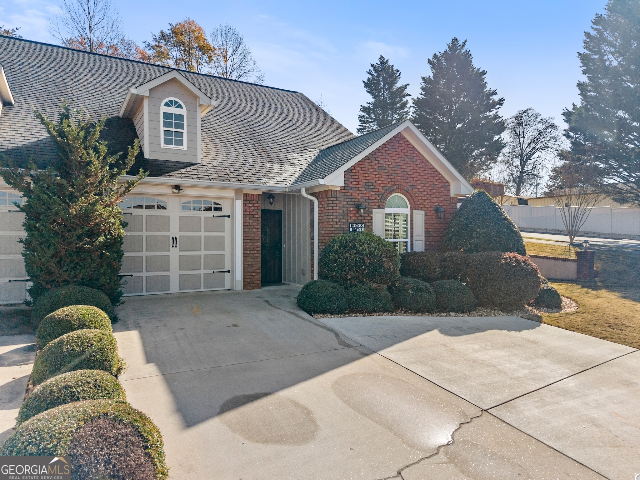 92 Colonial Drive, Unit 1 Cleveland, GA 30528 - Photo 38 of 43 a house view with a garden space