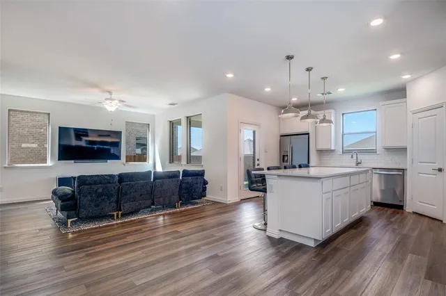 $2,400 | 1438 Martingale Lane, Forney, TX 75126