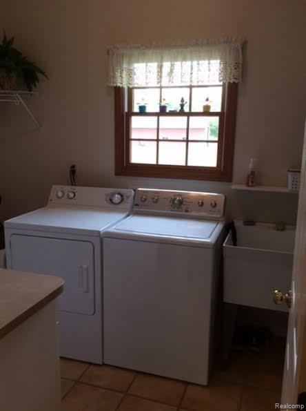 14705 Reid Road Romeo, MI 48065 - Photo 19 of 40 14705 Reid Laundry Room.jpg