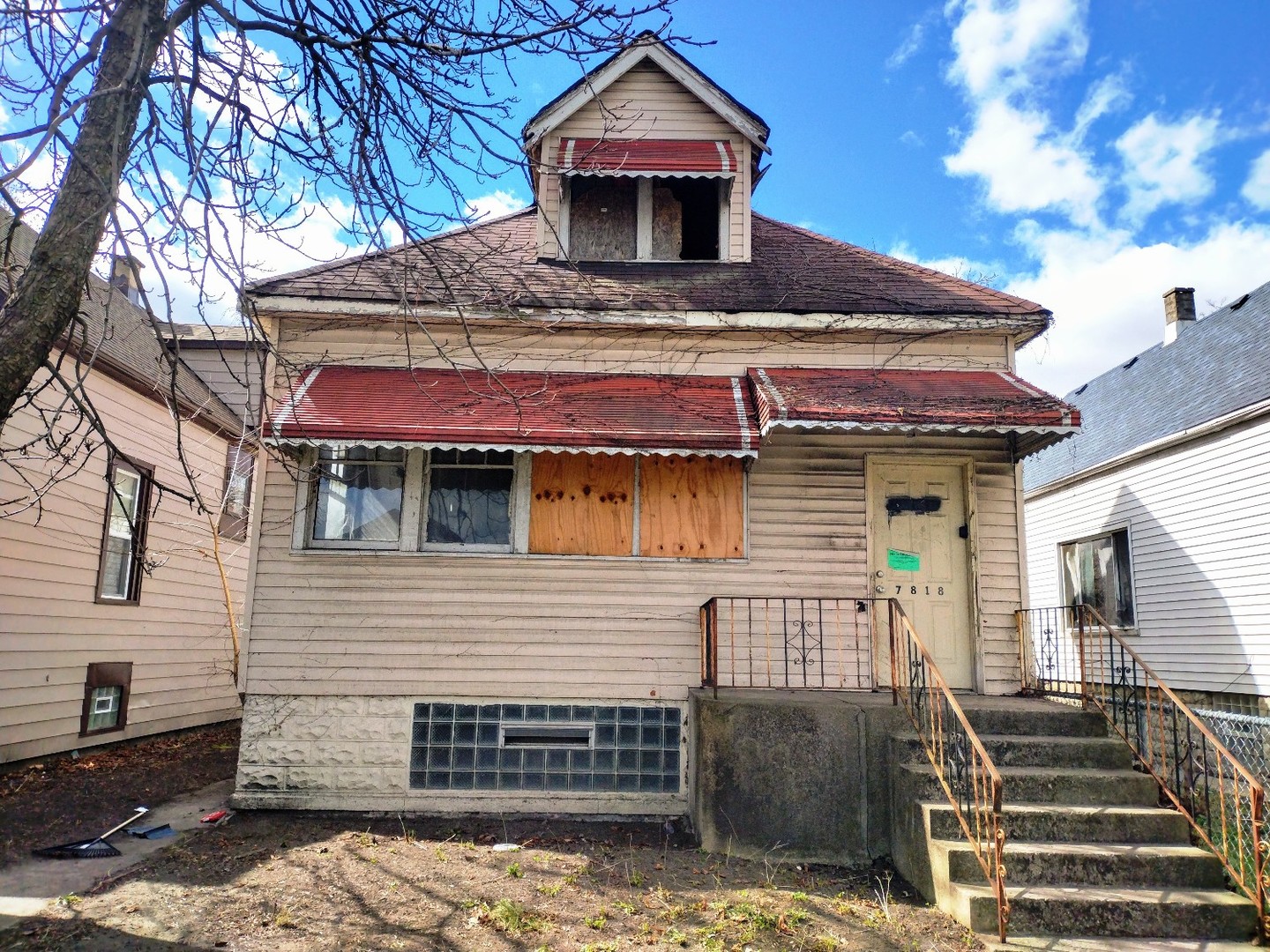 7818 South Ingleside Ave  