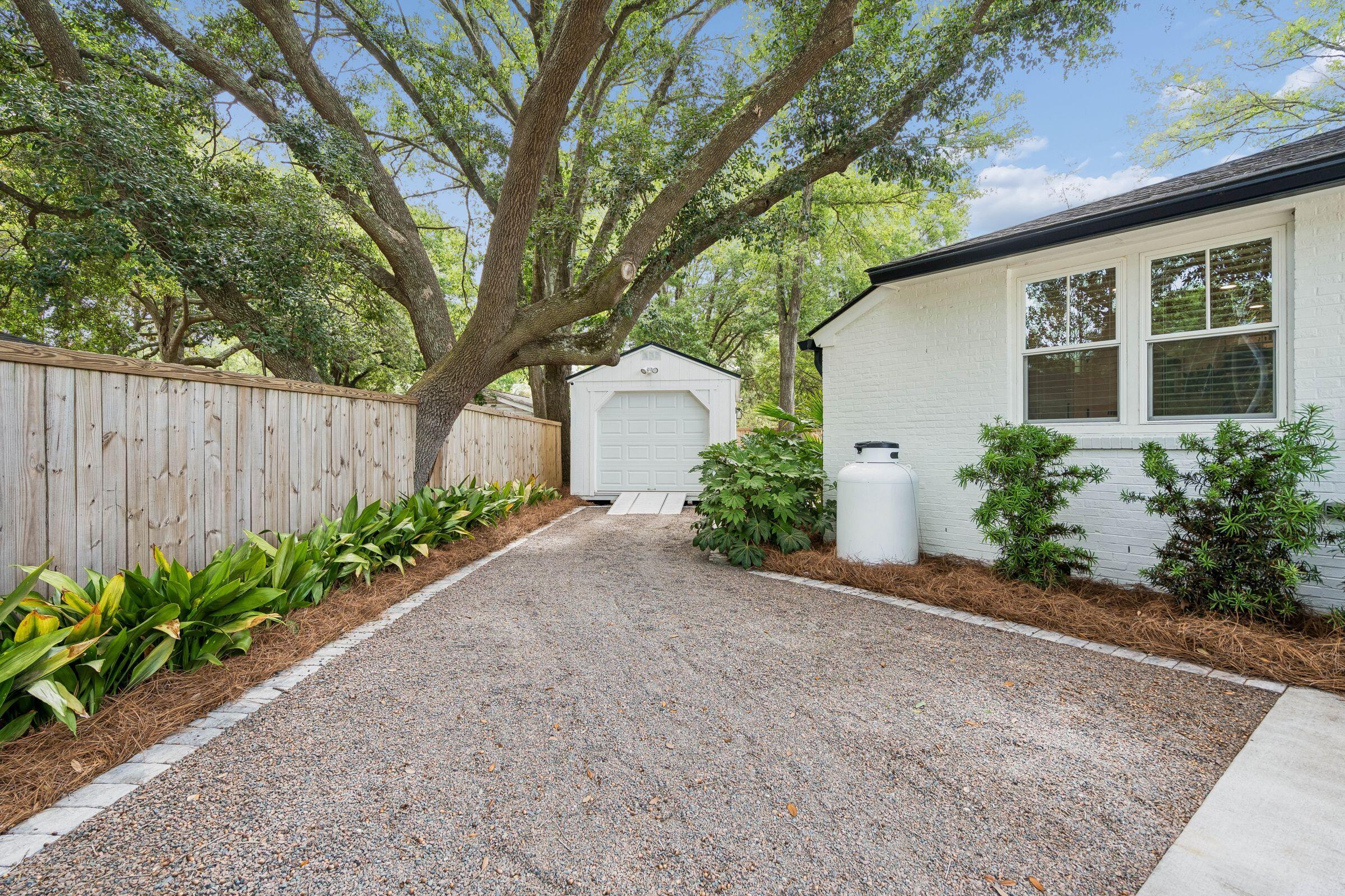 4 Ellen Avenue Mount Pleasant, SC 29464 - Photo 28 of 31 4EllenAve-KeenEyeMarketing-040