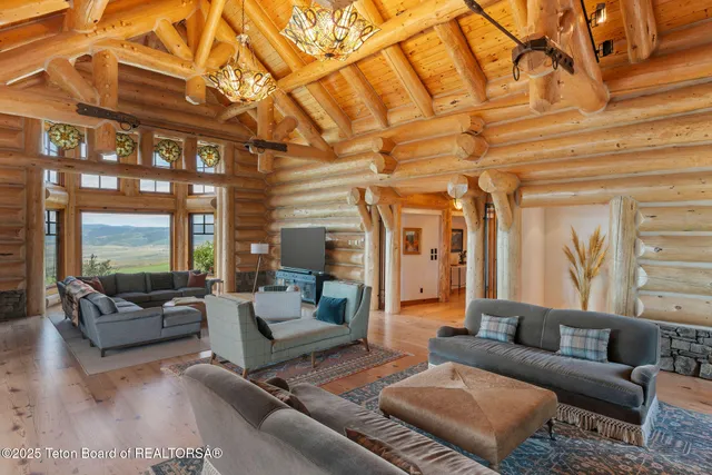 $5,950,000 | 3100 County Road 129, Grover, WY 83122