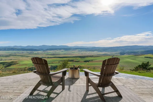 $5,950,000 | 3100 County Road 129, Grover, WY 83122