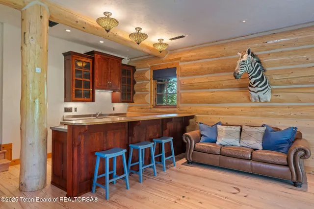 $5,950,000 | 3100 County Road 129, Grover, WY 83122