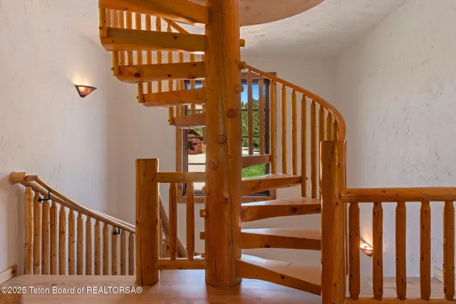 $5,950,000 | 3100 County Road 129, Grover, WY 83122