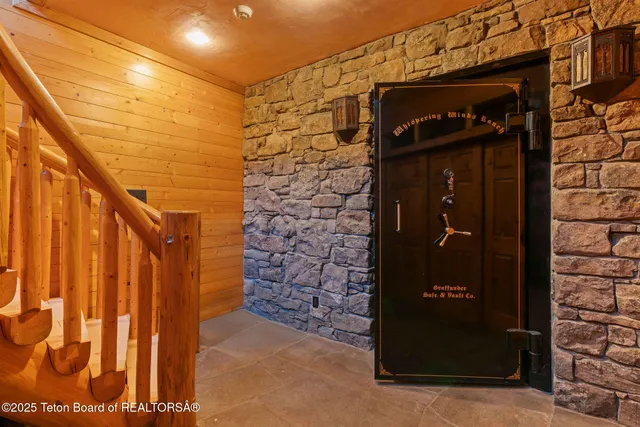 $5,950,000 | 3100 County Road 129, Grover, WY 83122