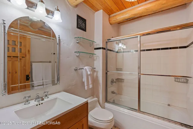 $5,950,000 | 3100 County Road 129, Grover, WY 83122