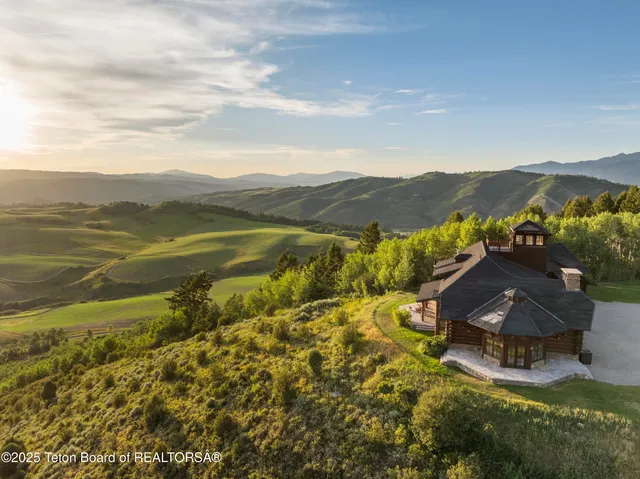 $5,950,000 | 3100 County Road 129, Grover, WY 83122