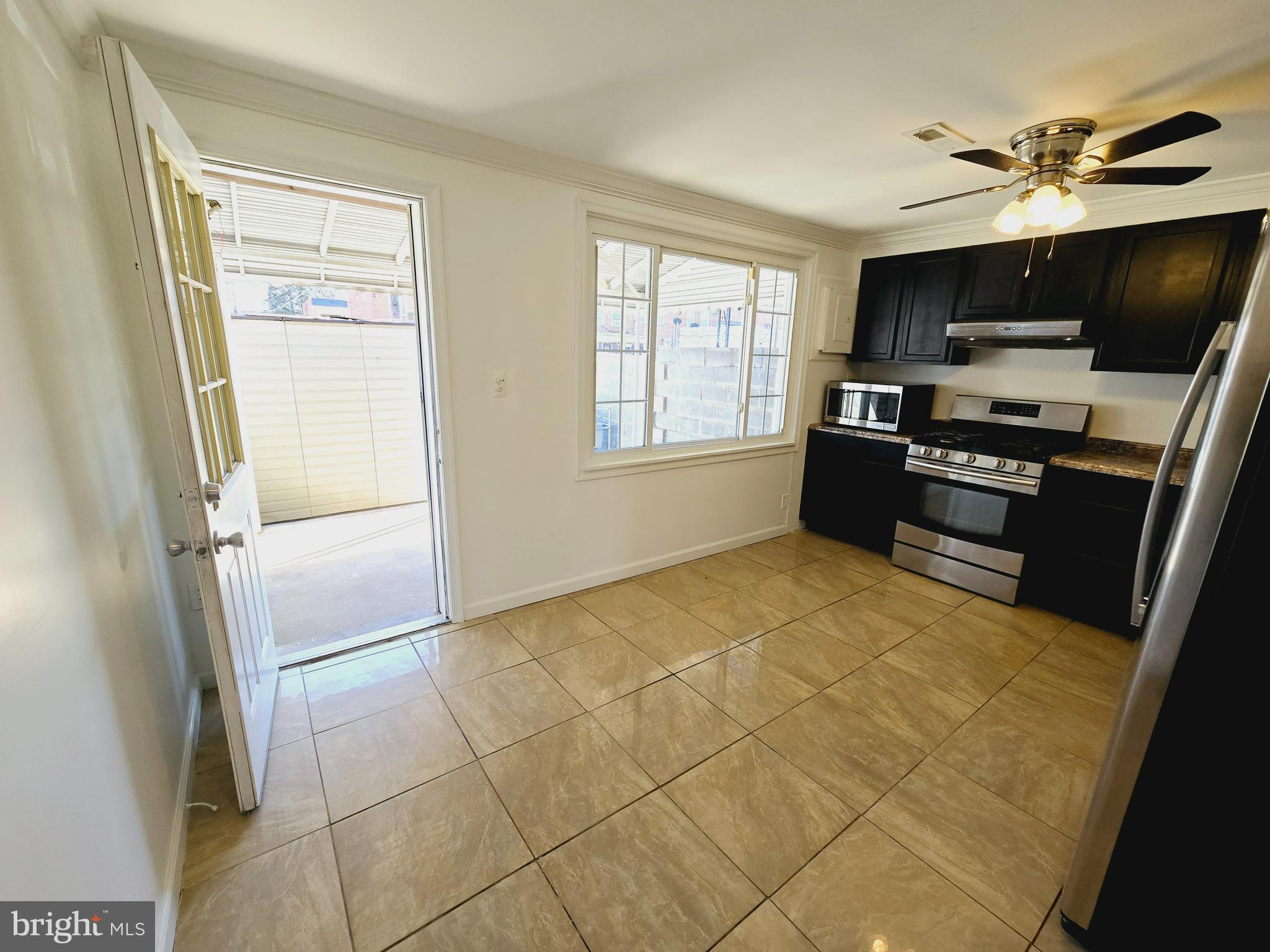 2811 Hollins Ferry Road Baltimore, MD 21230 - Photo 11 of 38 Gallery Image 11