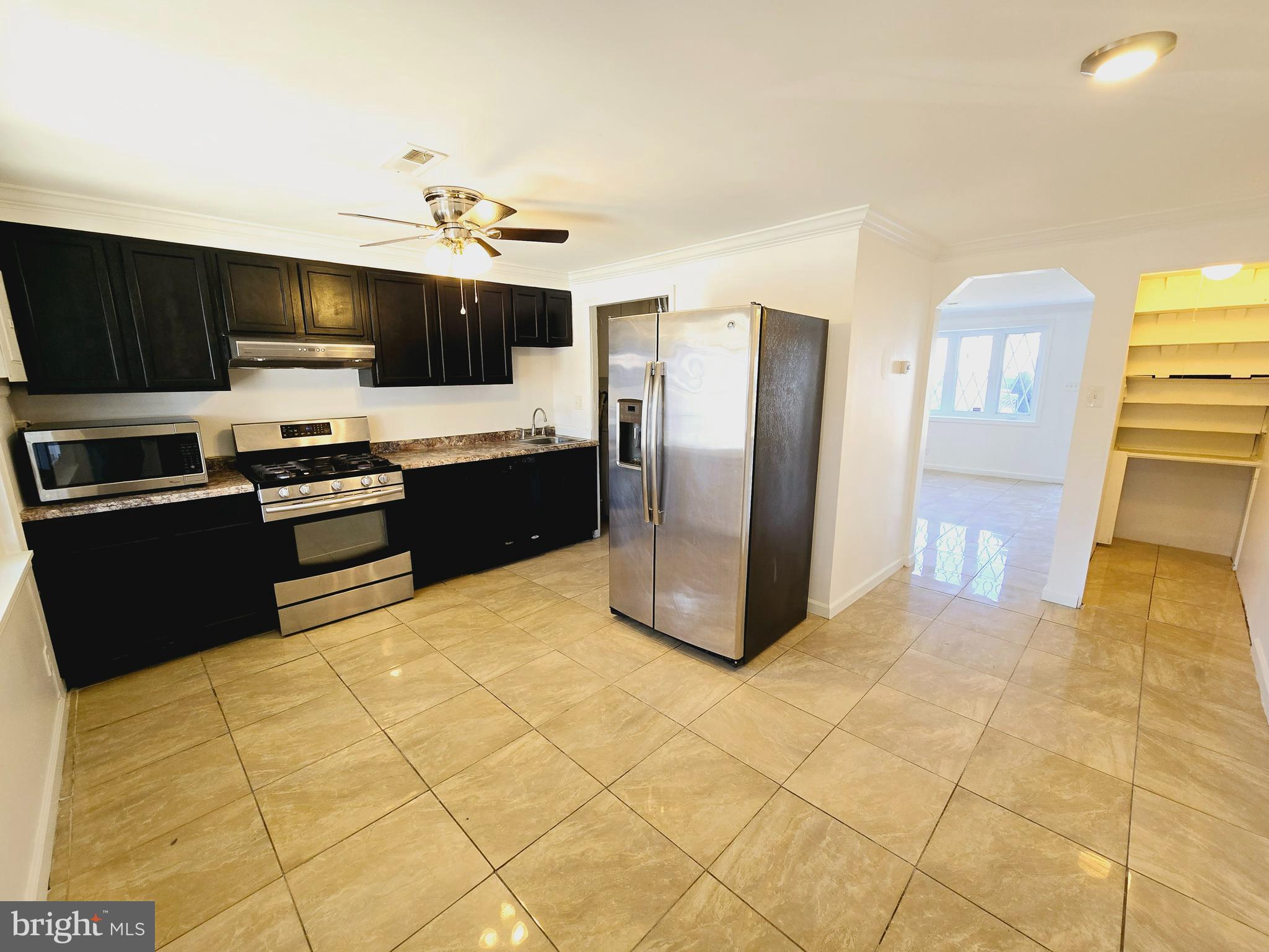 2811 Hollins Ferry Road Baltimore, MD 21230 - Photo 5 of 38 Gallery Image 5