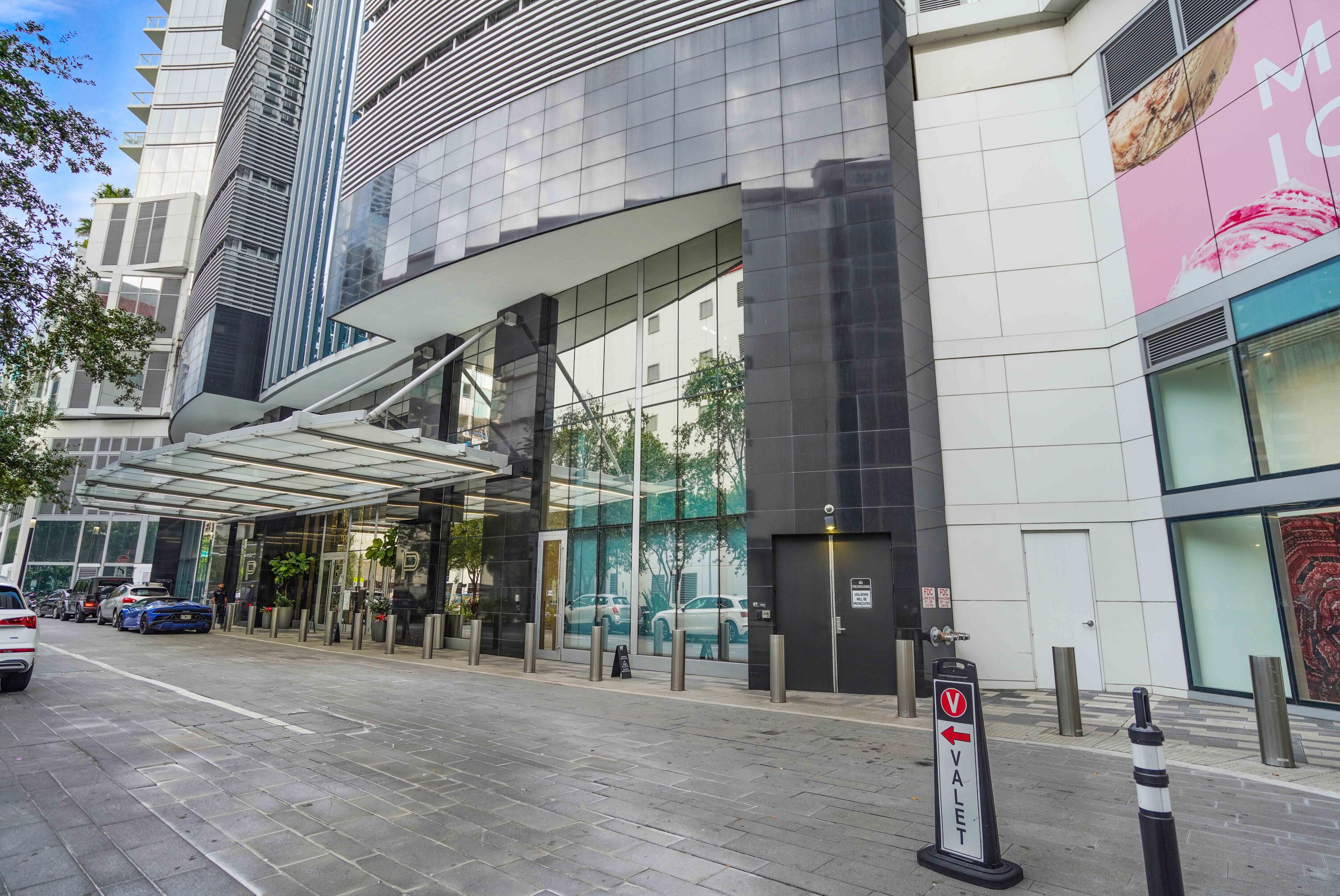 851 Northeast 1st Avenue, Unit 812 Miami, FL 33132 - Photo 3 of 84 DSC08481