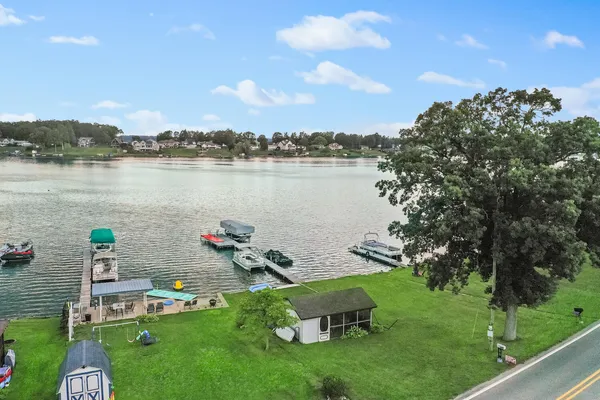 $750,000 | 70619 Sunset Boulevard, Union, MI 49130