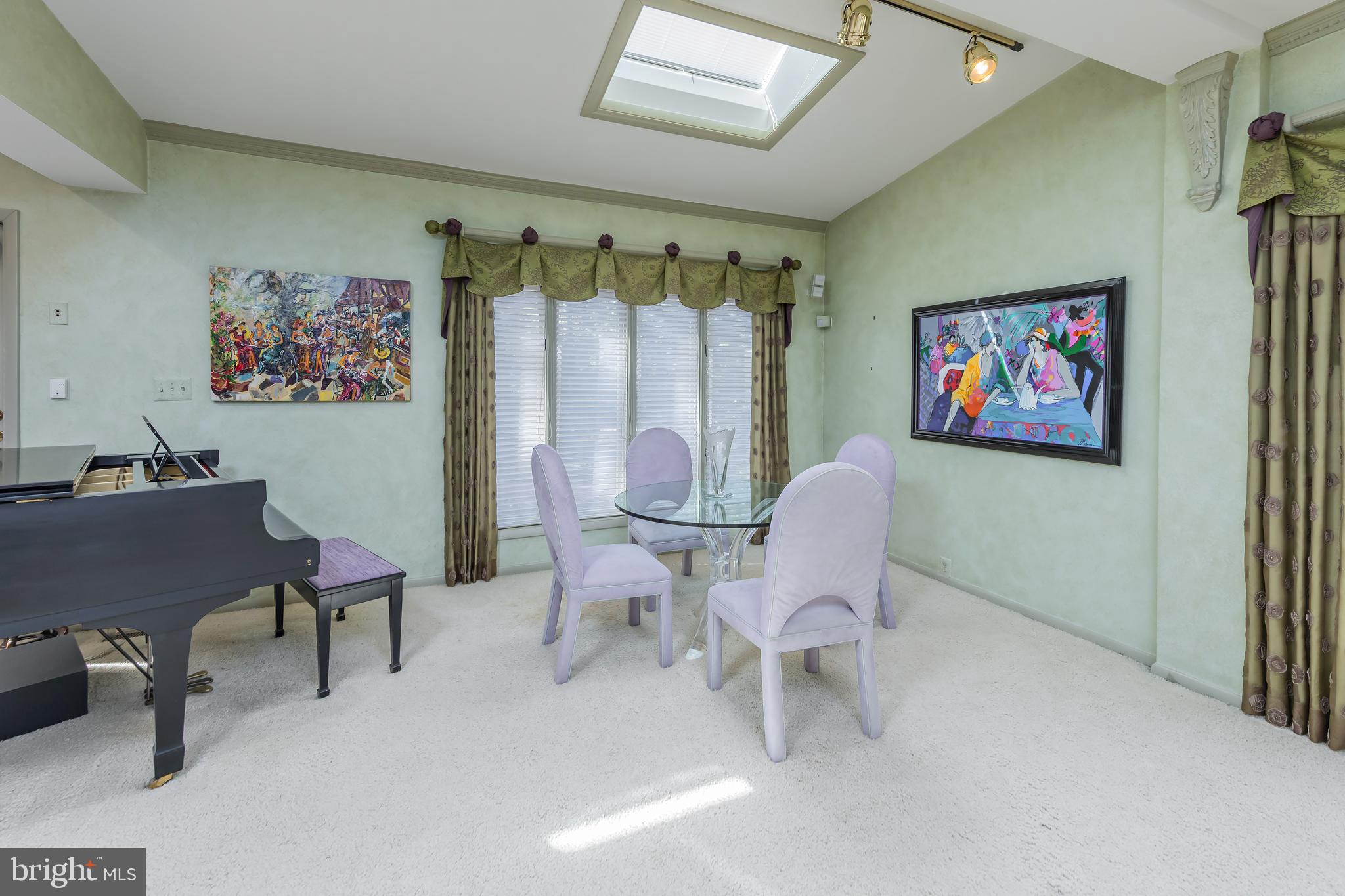 533 Heartwood Road Cherry Hill, NJ 08003 - Photo 13 of 55 a living room with furniture and a large window