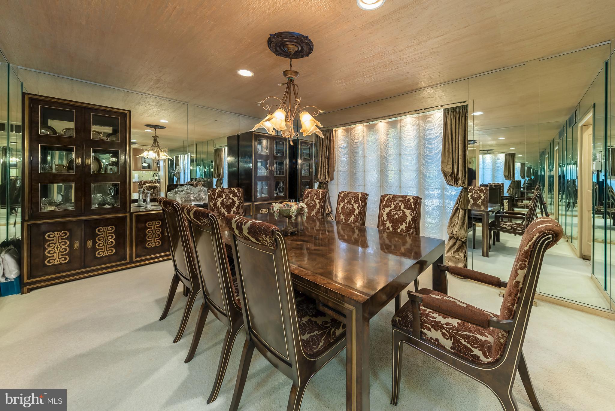 533 Heartwood Road Cherry Hill, NJ 08003 - Photo 21 of 55 a dining room with furniture and window