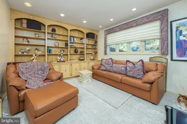 $979,000 | 533 Heartwood Road, Cherry Hill, NJ 08003