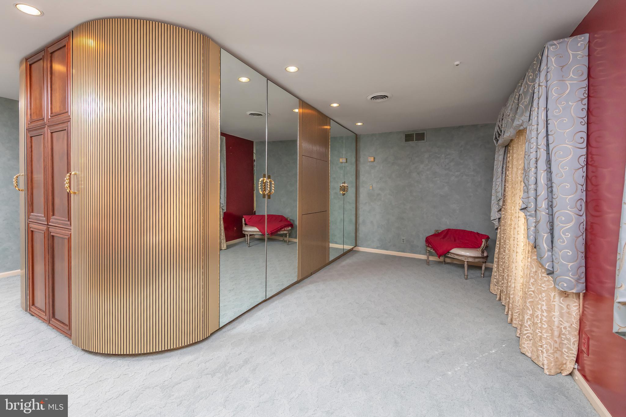 533 Heartwood Road Cherry Hill, NJ 08003 - Photo 30 of 55 a view of a room with a mirror and furniture