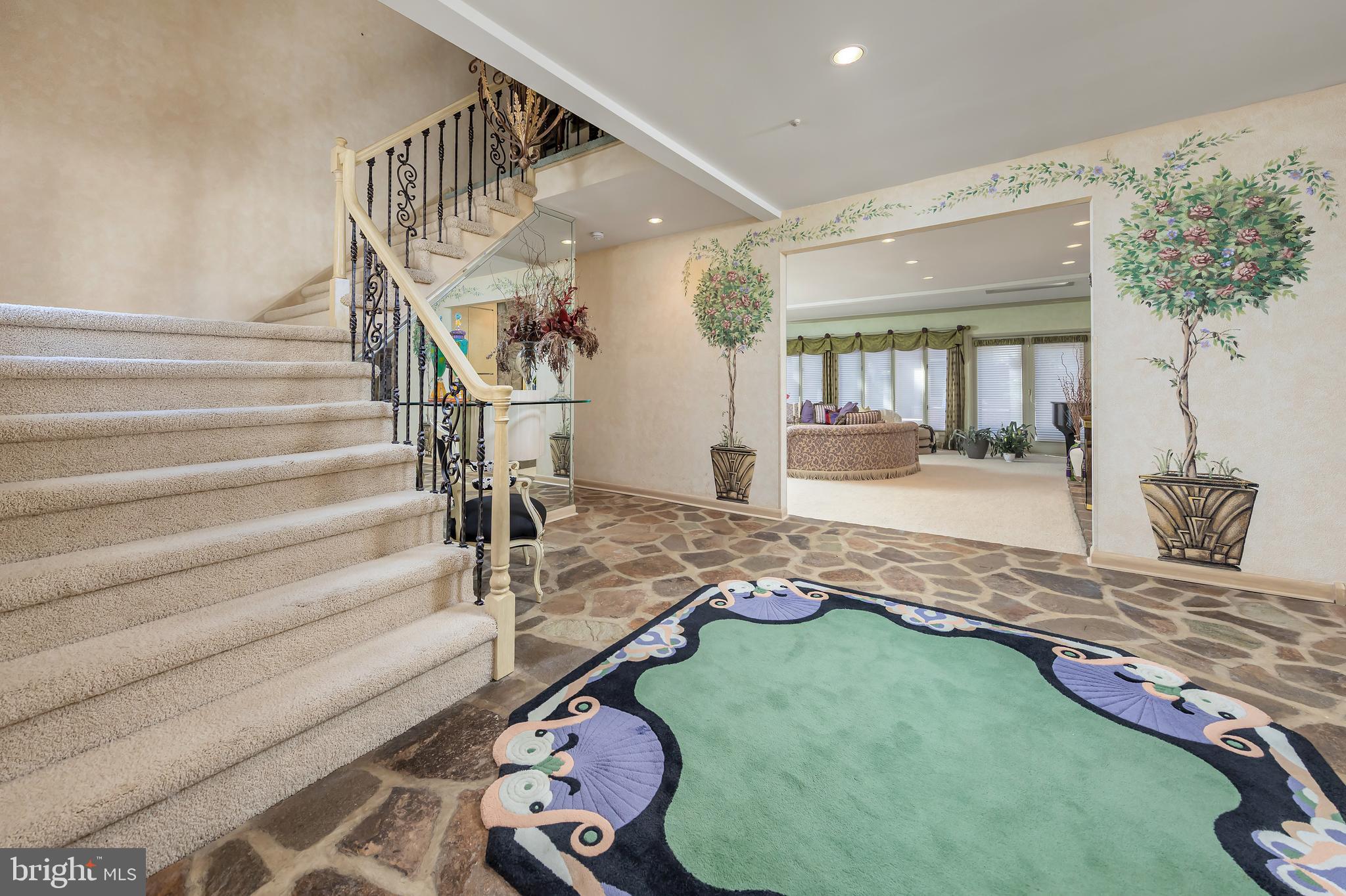 533 Heartwood Road Cherry Hill, NJ 08003 - Photo 3 of 55 a view of a livingroom with furniture and wooden floor