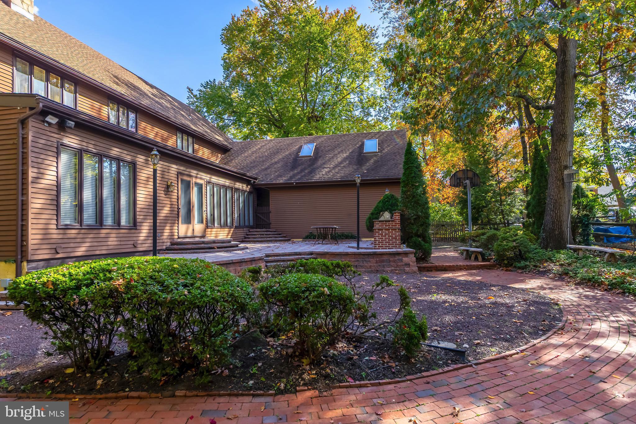 533 Heartwood Road Cherry Hill, NJ 08003 - Photo 48 of 55 a front view of a house with garden