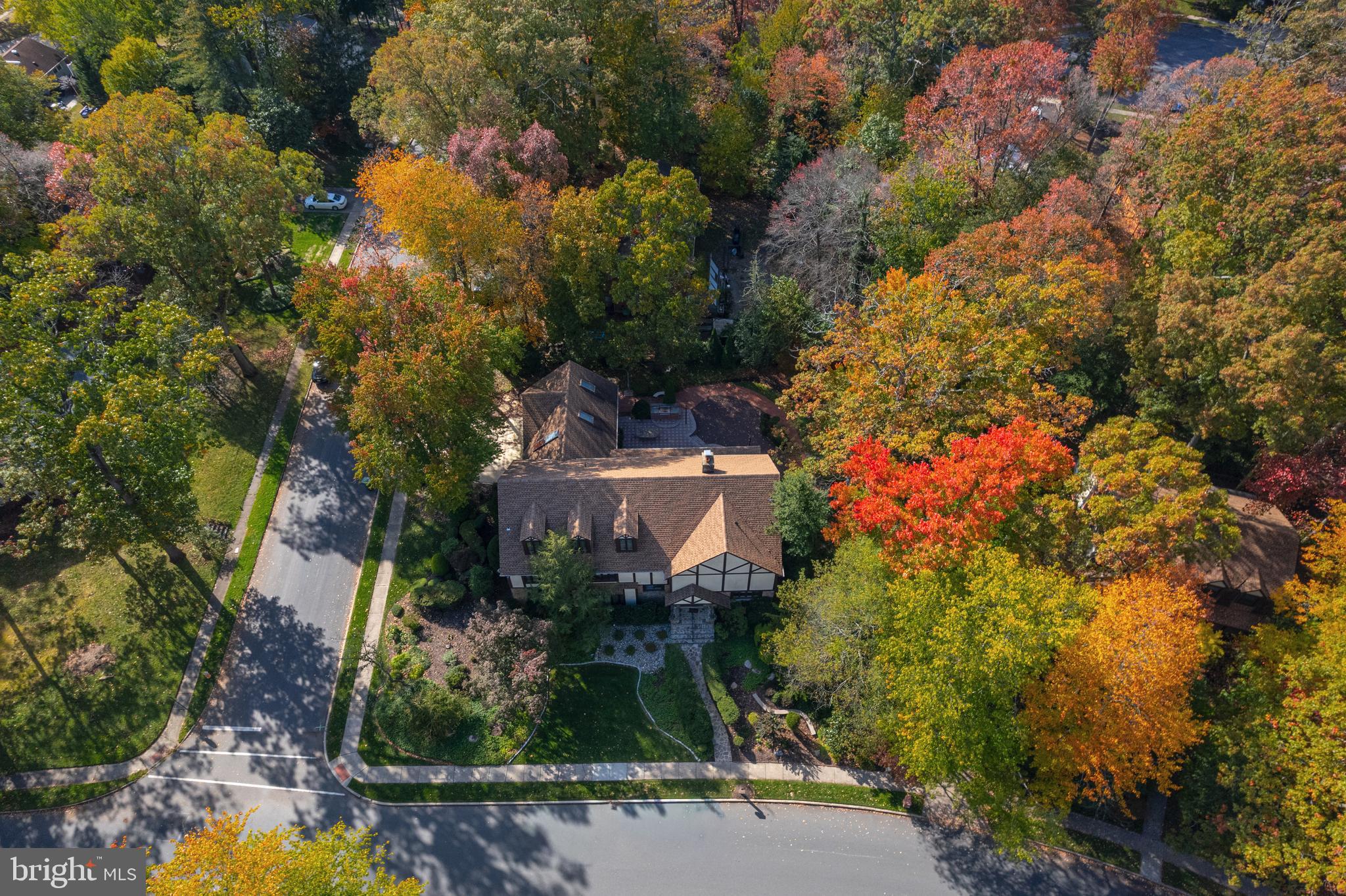 533 Heartwood Road Cherry Hill, NJ 08003 - Photo 53 of 55 an aerial view of a house with a yard basket ball court and outdoor seating