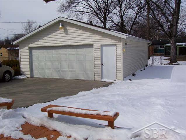 2411 Anderson Road Saginaw, MI 48603 - Photo 9 of 12 20035908-8.JPG
