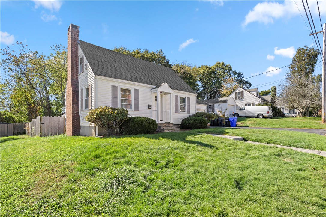 59 Merritt Road East Providence, RI 02915 - Photo 3 of 36