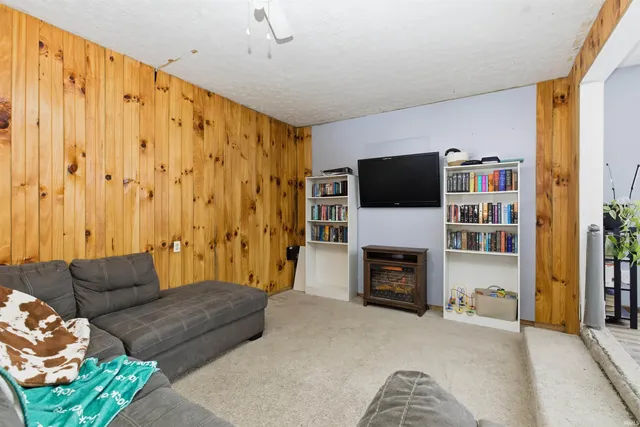 $199,000 | 402 Parks Implement Road, Mitchell, IN 47446