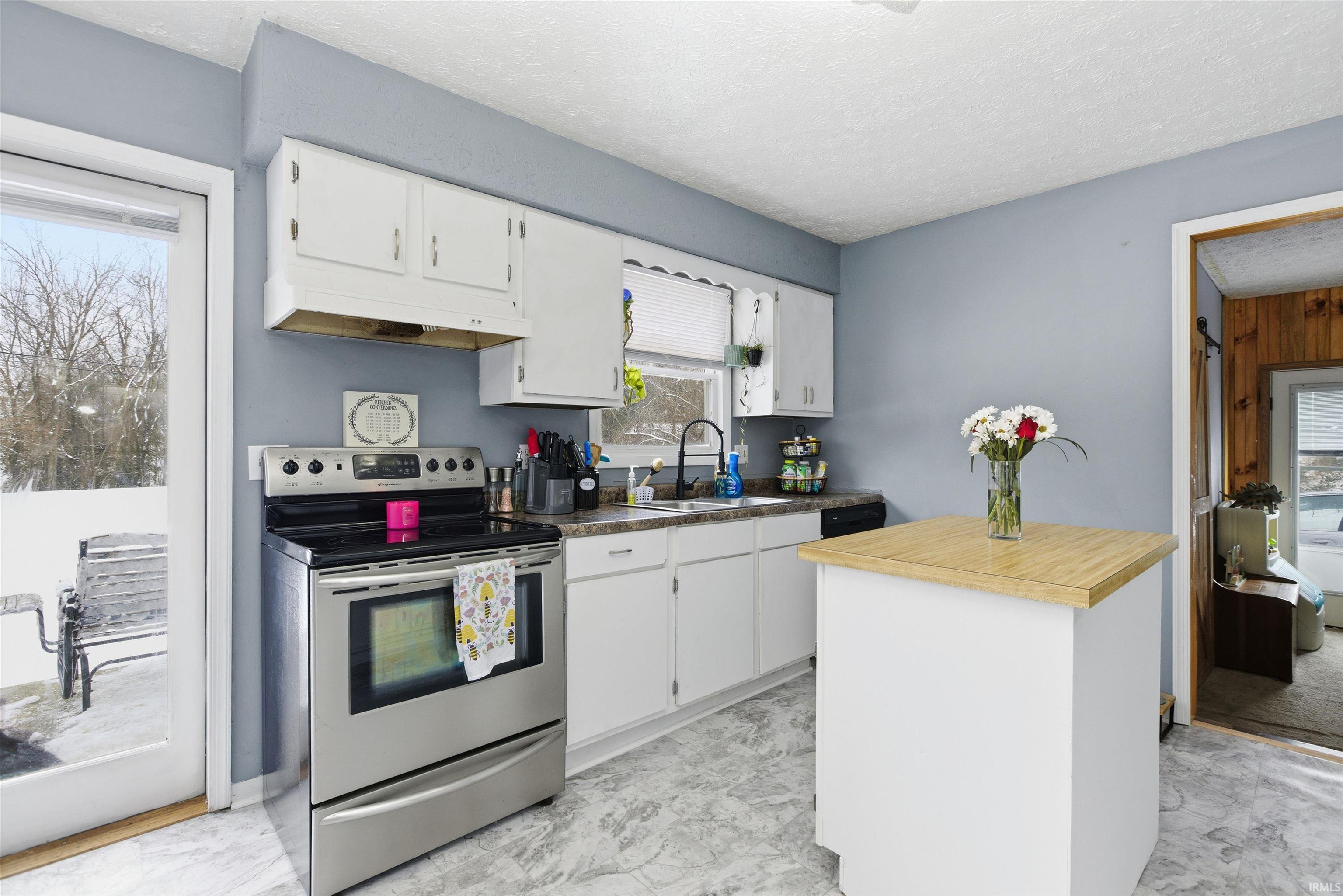 402 Parks Implement Road Mitchell, IN 47446 - Photo 5 of 19