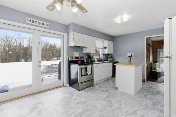 $185,000 | 402 Parks Implement Road, Mitchell, IN 47446